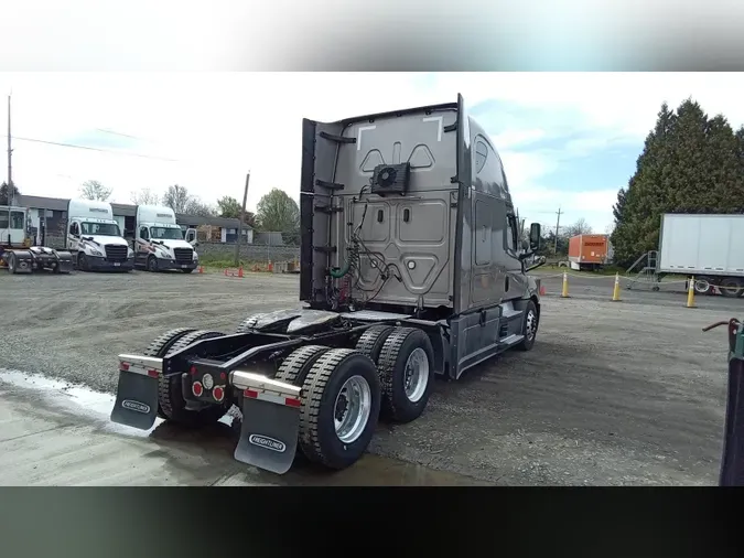 2023 Freightliner Cascadia 126