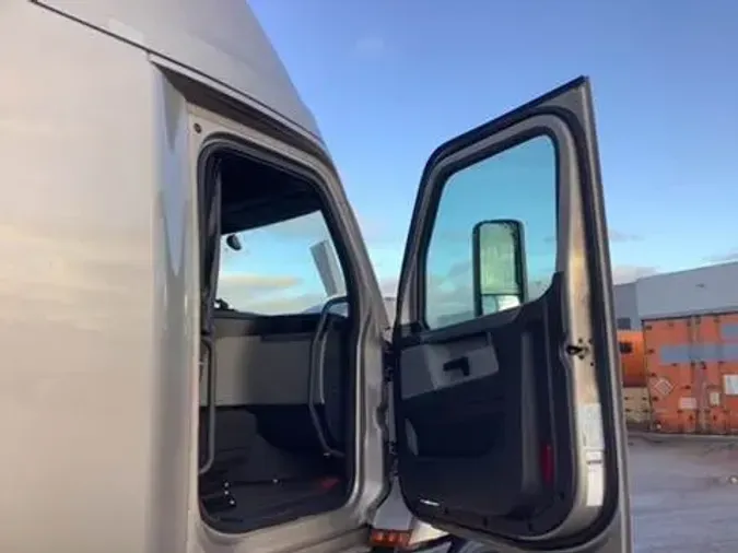 2020 Freightliner Cascadia