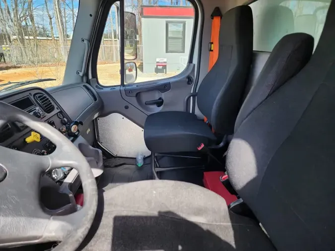 2018 FREIGHTLINER/MERCEDES M2 106