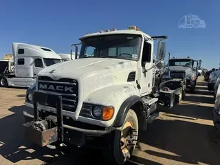 2006 MACK GRANITE CV713