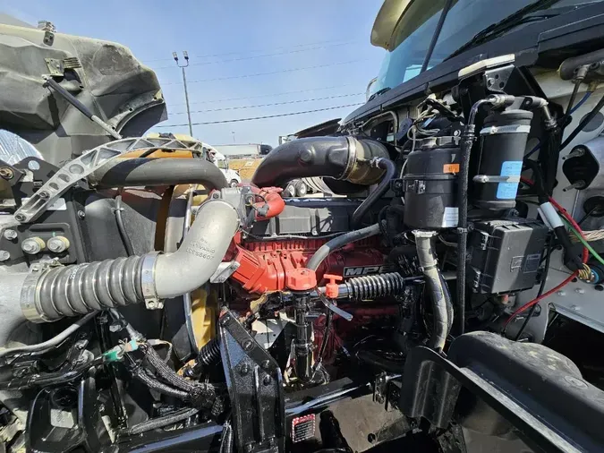 2019 MACK GR64F