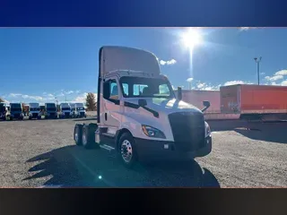 2020 Freightliner Cascadia 126