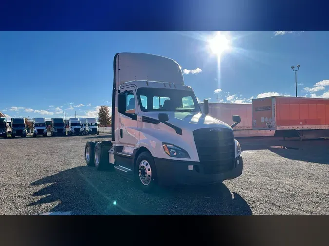 2020 Freightliner Cascadia 126cc7d1ca087c81b51a473e1d08fc044ca
