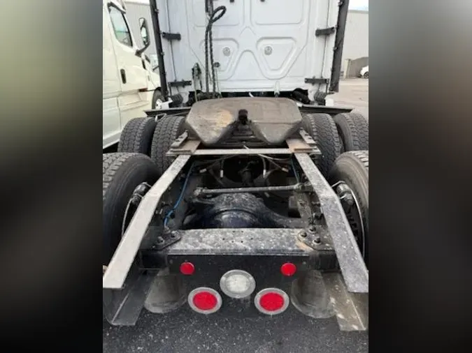 2023 Freightliner Cascadiacc80f22798d8c78f54c901379bc34a3a