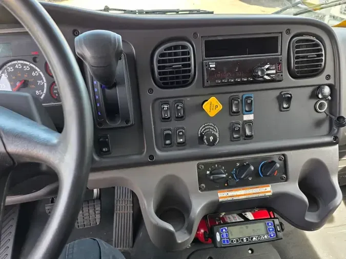 2019 FREIGHTLINER/MERCEDES M2 106