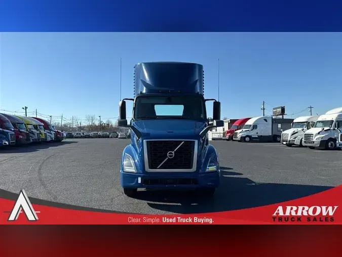 2020 VOLVO VNR300