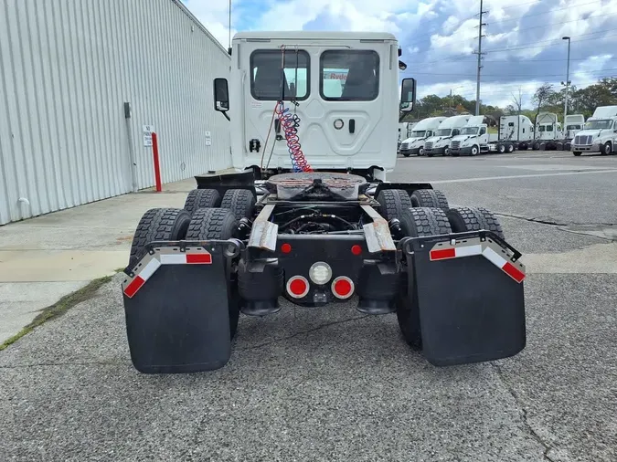 2018 FREIGHTLINER/MERCEDES CASCADIA 125