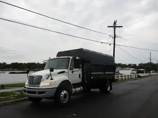 2017 INTERNATIONAL 4300