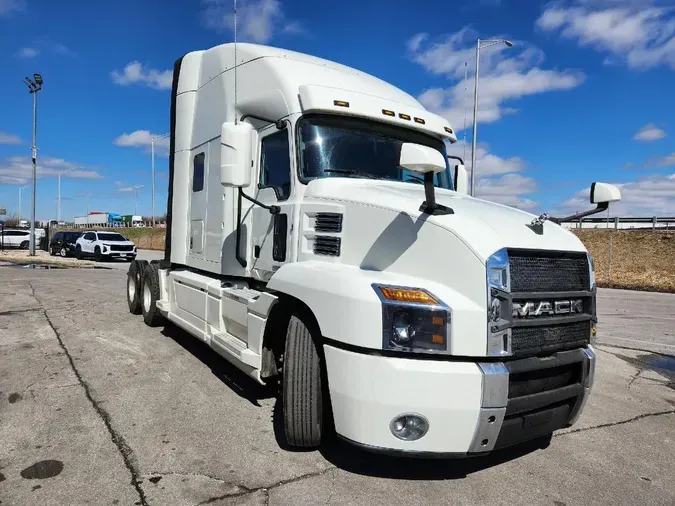 2023 MACK ANTHEM AN64T