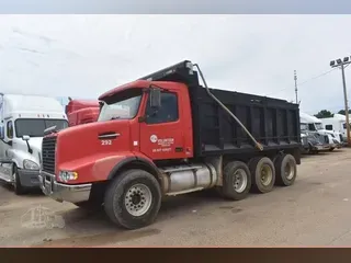 2006 VOLVO VHD84B200