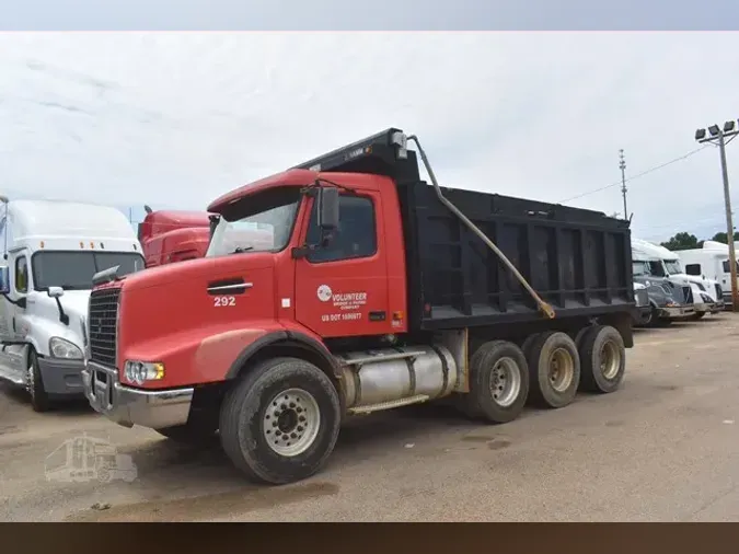 2006 VOLVO VHD84B200cc8ba4f4533ece93d1c10df4ee617de2