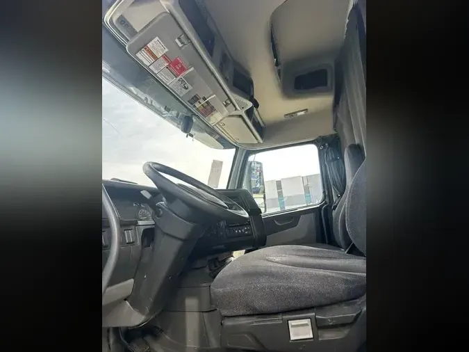 2018 Volvo VNL670cc8e55f446643be7c0c75030d42353aa