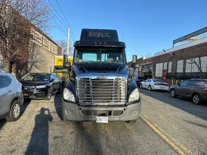 2018 Freightliner X12542ST