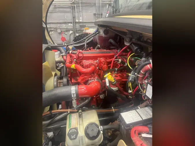 2019 FREIGHTLINER M2 106