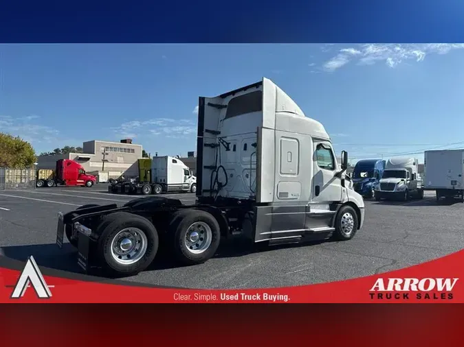 2020 FREIGHTLINER CA116