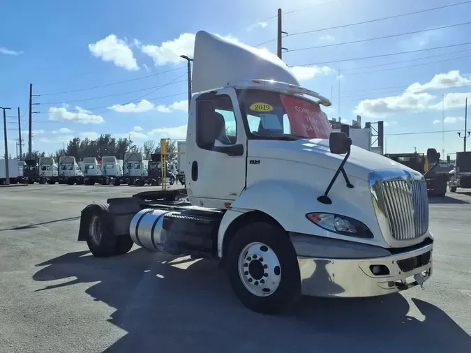 2019 NAVISTAR INTERNATIONAL RH613 DAYCAB S/Acc960d4cf73f24dcd154983c9ab99ce7