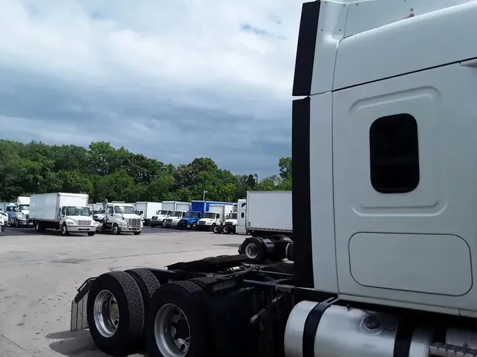 2020 FREIGHTLINER NEW CASCADIA 116