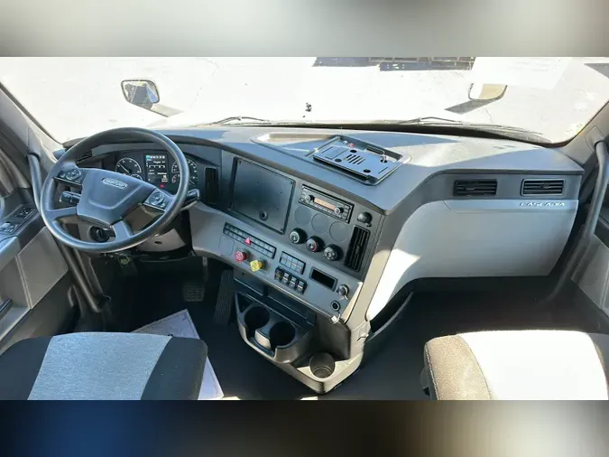 2022 Freightliner Cascadia 126cc9d9e773ea40675375f64b48375ffb5