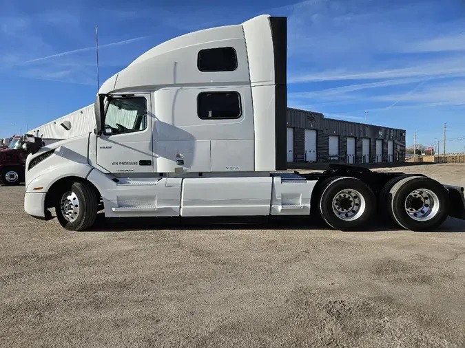 2023 VOLVO VNL64T860