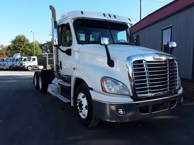 2016 FREIGHTLINER/MERCEDES CASCADIA 125