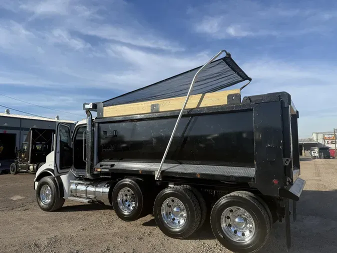 2025 Kenworth T880cca104ea7193a48665276cb782b5ba5a