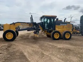 2019 John Deere 672G