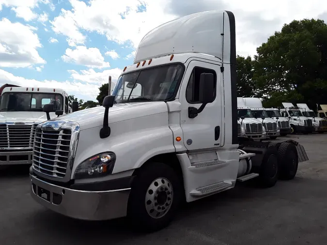 2018 FREIGHTLINER/MERCEDES CASCADIA 125cca70d99ced060f280bcc5094a087c43