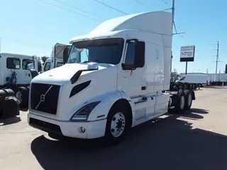 2020 VOLVO VNR64T-640
