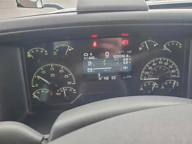 2021 VOLVO VNL64T740