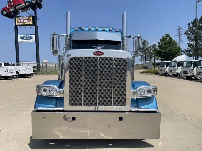 2023 Peterbilt 389