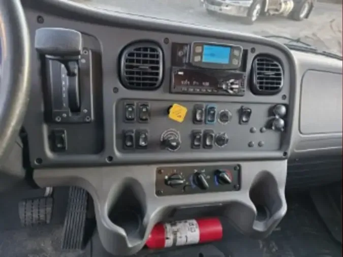 2019 FREIGHTLINER/MERCEDES M2 106