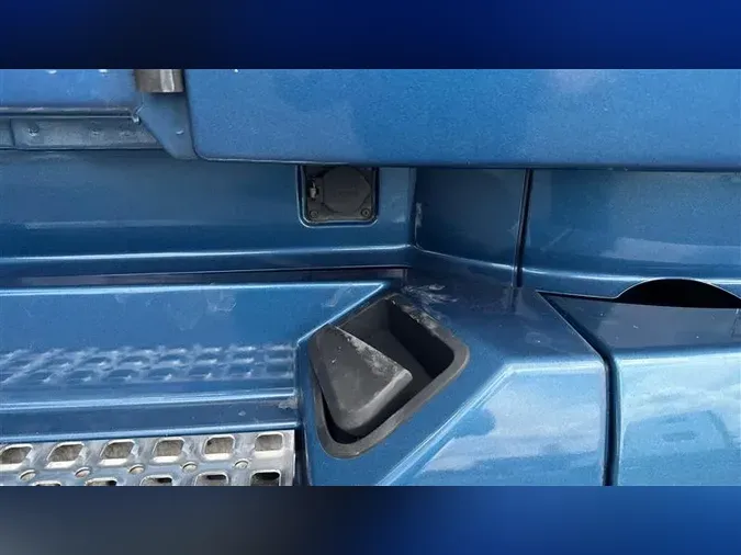 2020 VOLVO VNL760