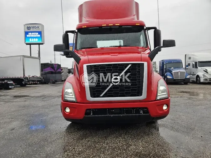 2020 VOLVO VNR64T300