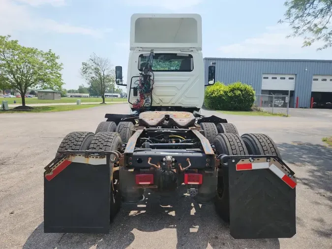 2019 NAVISTAR INTERNATIONAL LT625 DAYCAB T/A