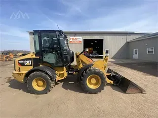 2016 CATERPILLAR 908M