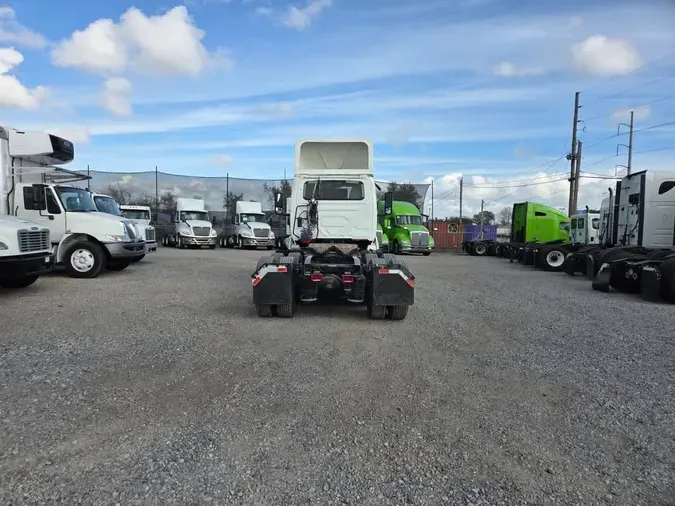 2019 NAVISTAR INTERNATIONAL LT625 DAYCAB T/A