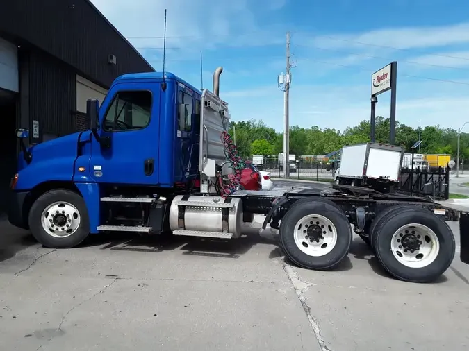 2020 FREIGHTLINER/MERCEDES CASCADIA 125ccc8317c437232ec40431d885ca155bd