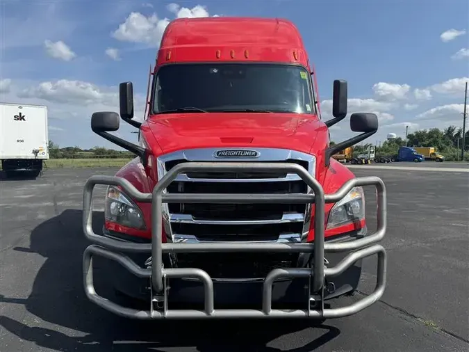 2021 FREIGHTLINER CA126