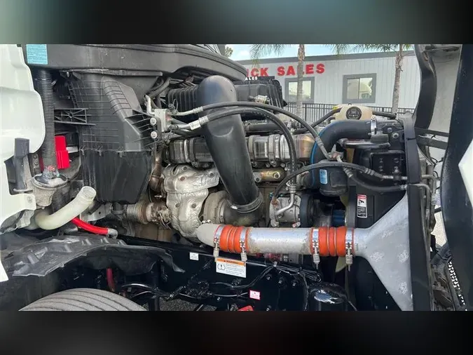 2021 FREIGHTLINER CA126