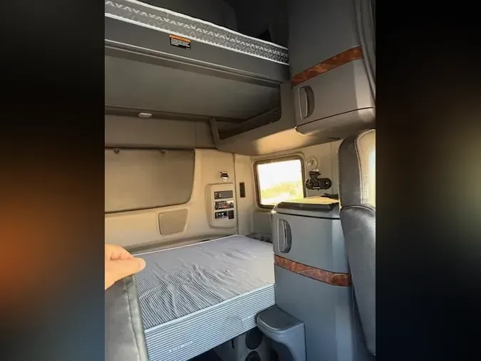 2021 International LT625