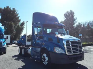 2016 Freightliner CASCADIA 113