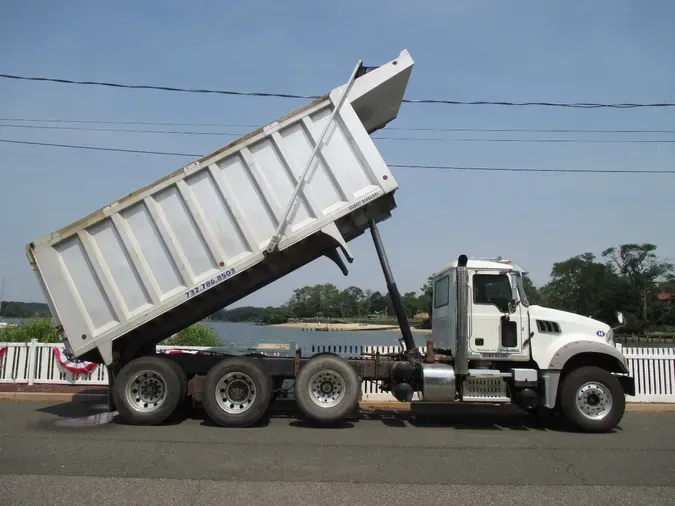2015 MACK 713ccd0493a0cd4c4965ab574095c67b309