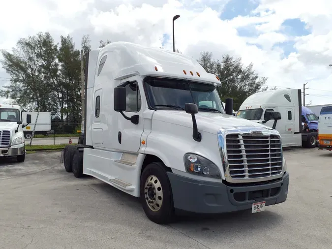 2019 FREIGHTLINER/MERCEDES CASCADIA 125