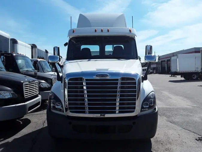 2019 FREIGHTLINER/MERCEDES CASCADIA 125