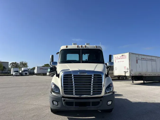 2015 FREIGHTLINER CASCADIA 113