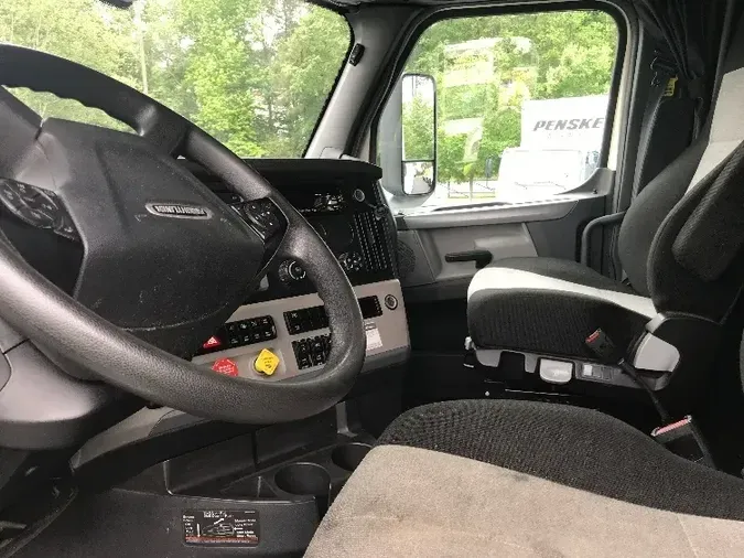 2019 Freightliner T12664ST