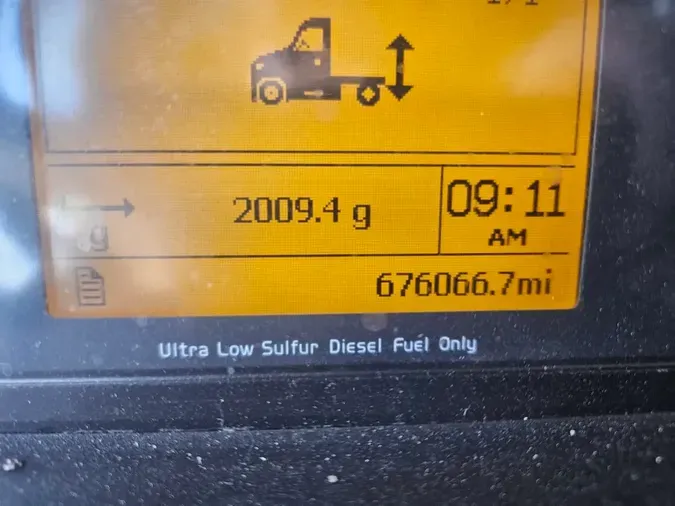 2017 VOLVO VNL64TRACTOR