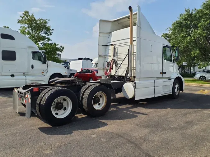 2020 VOLVO VNR64T-640