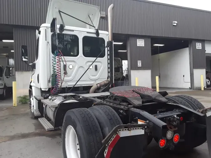 2018 FREIGHTLINER CASCADIA 113