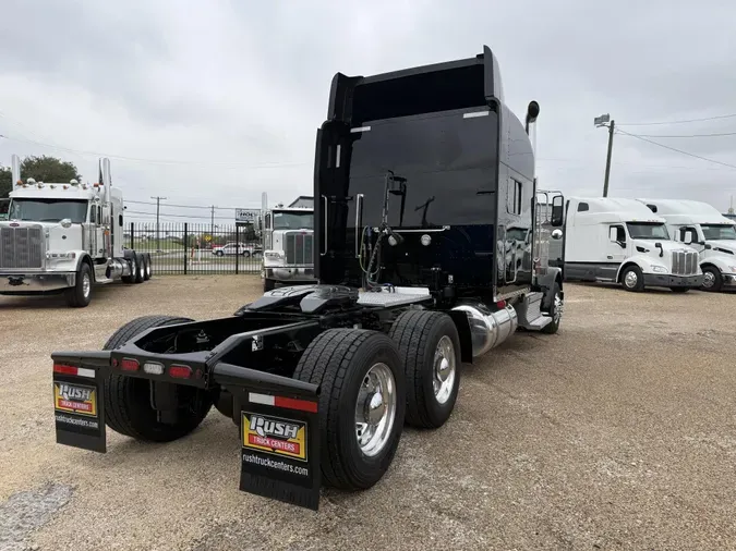 2022 Peterbilt 389